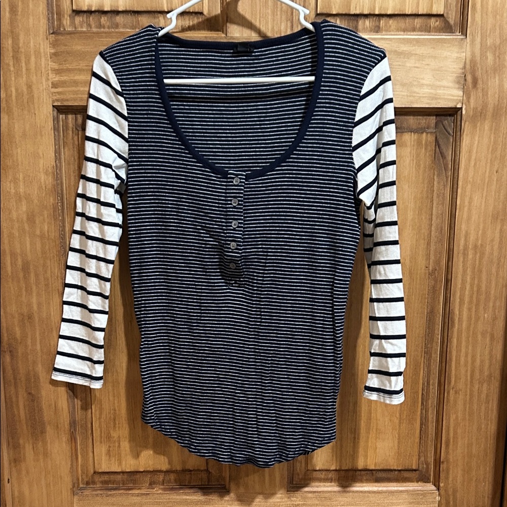 J. Crew women’s 3/4 sleeve scoop neck Henley S